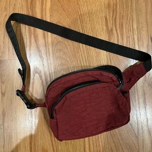 BAGGU Burgundy Belt Bag with Black Strap